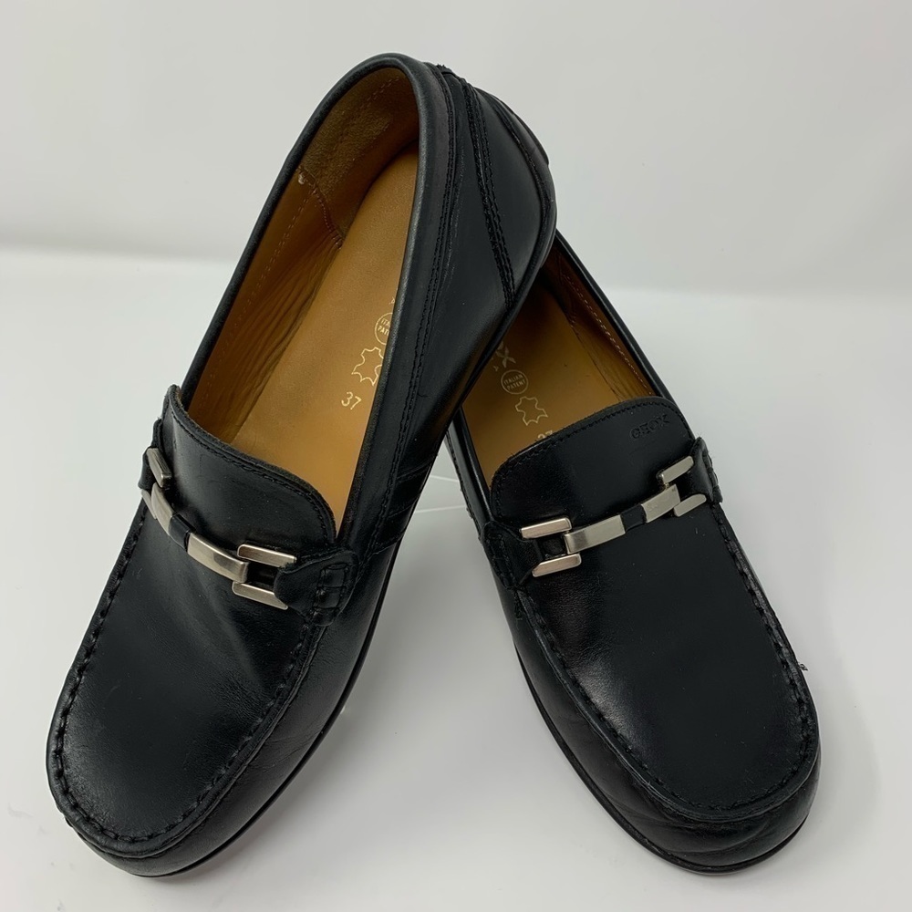 Geox Respira Size 37/7 US Black Leather Loafer